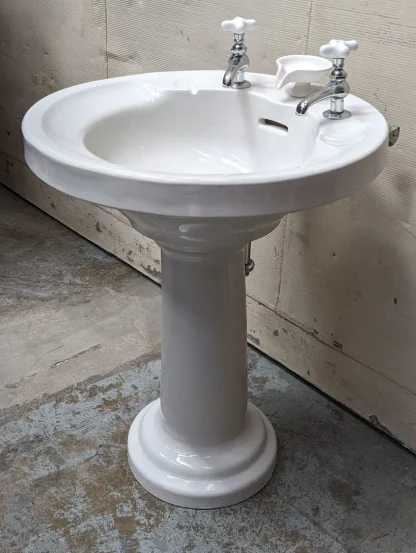 1920's Bird Bath Pedestal Sink - Image 4