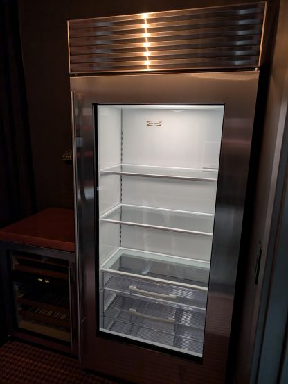 Sub-Zero Legacy Model - 36" Classic Refrigerator with Glass Door - Image 2